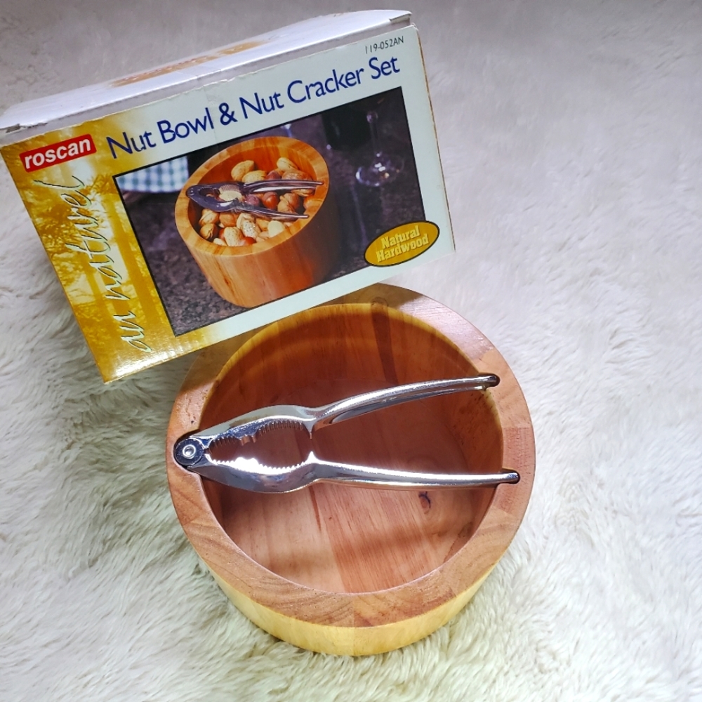 Wood Nut Bowl and Cracker Set. Wooden. NWoB.